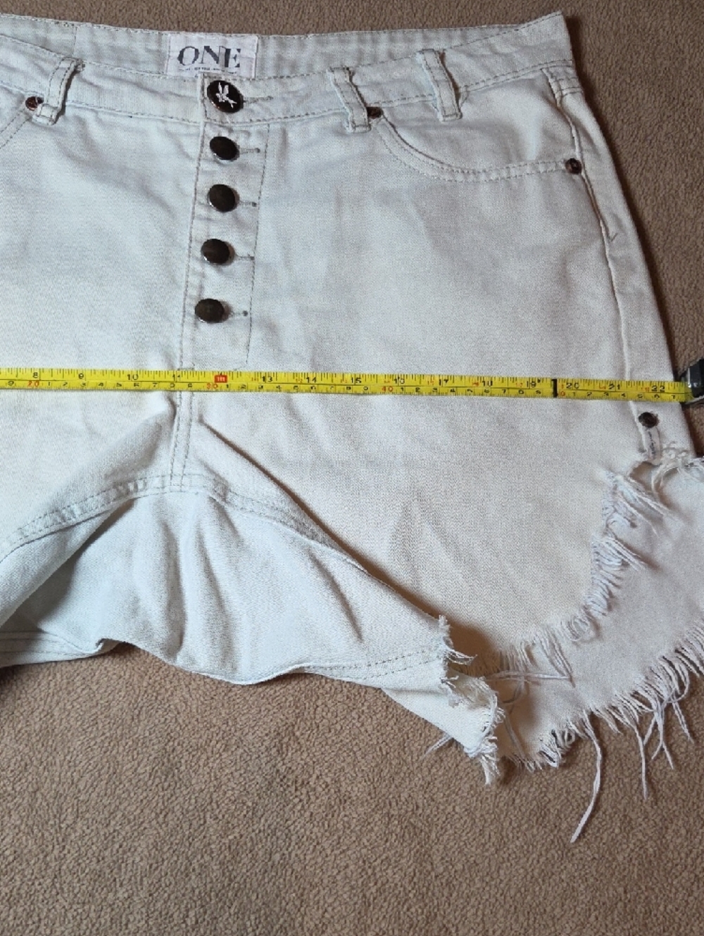 One by Teaspoon White High-Rise Frayed Hem Denim Shorts,sz 29. - Picture 15 of 16